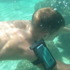 POCHETTE ETANCHE SMARTPHONE SEAWAG ROSE 16 POCHETTE ETANCHE SMARTPHONE SEAWAG ROSE -Kayak Soldes Boutique pochette etanche smartphone seawag rose 3